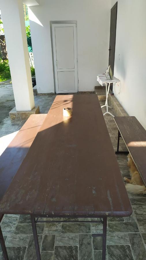 Guesthouse Mira กากรา ภายนอก รูปภาพ
