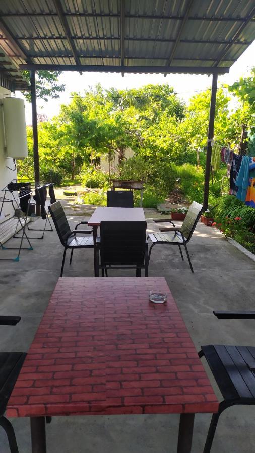Guesthouse Mira กากรา ภายนอก รูปภาพ